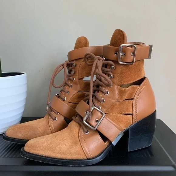 Chloe Shoes - CHLOE Rylee Suede & leather ankle boots with buckles made in Italy size 37 US6.5